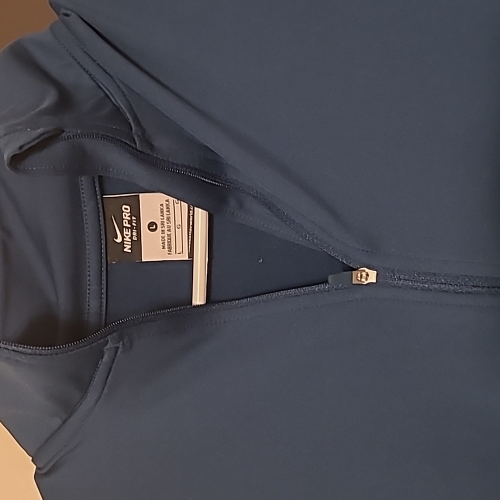 Nike Pullover - Picture 2 of 2